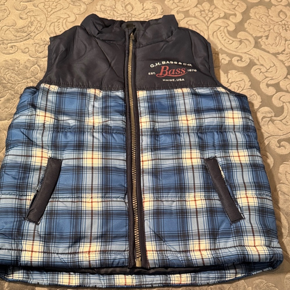 G.H. Bass boys Blue Plaid Puffer Vest size 6